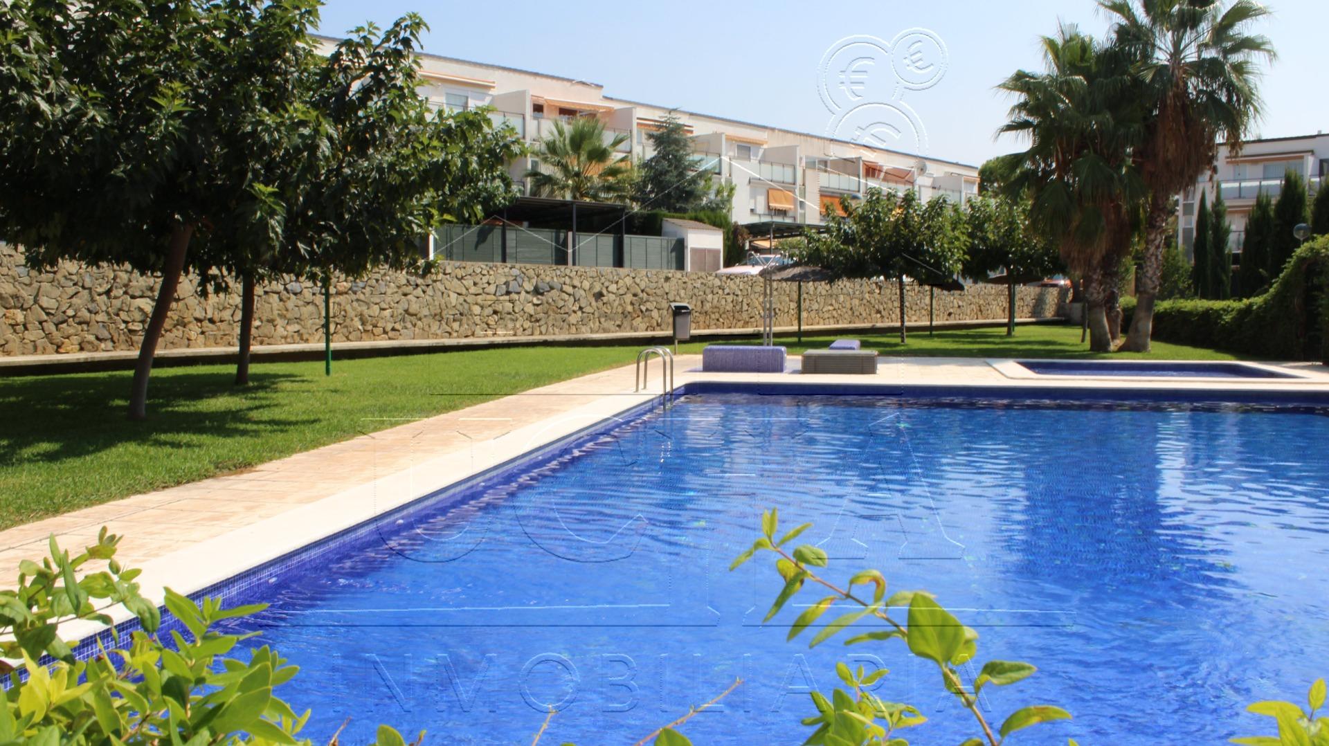 Amplia Vivienda en Mas Camarena con Piscina y Parque Infantil — 31