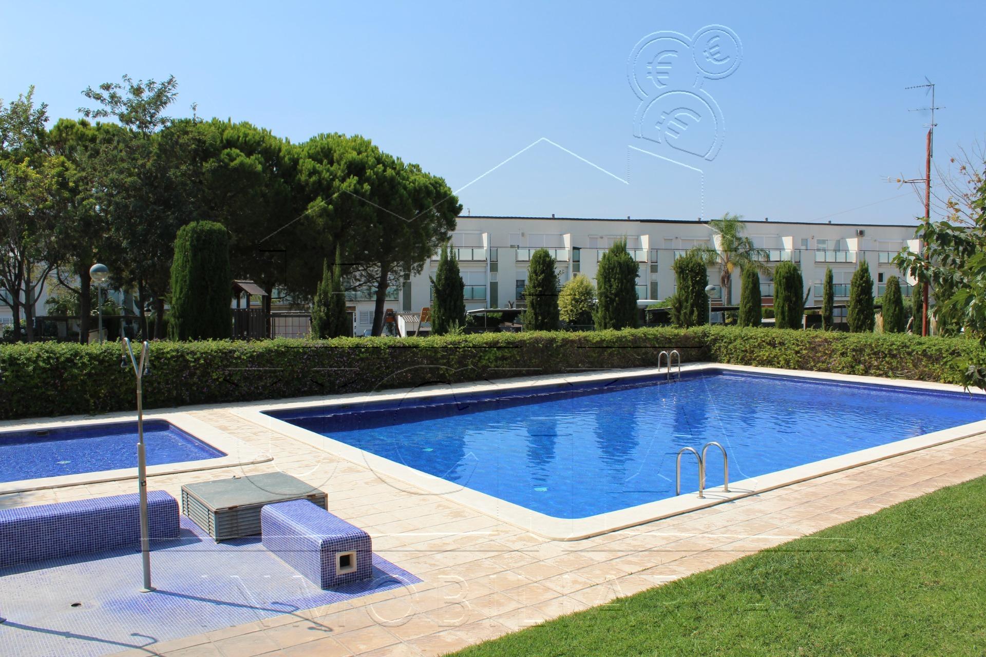 Amplia Vivienda en Mas Camarena con Piscina y Parque Infantil — 33