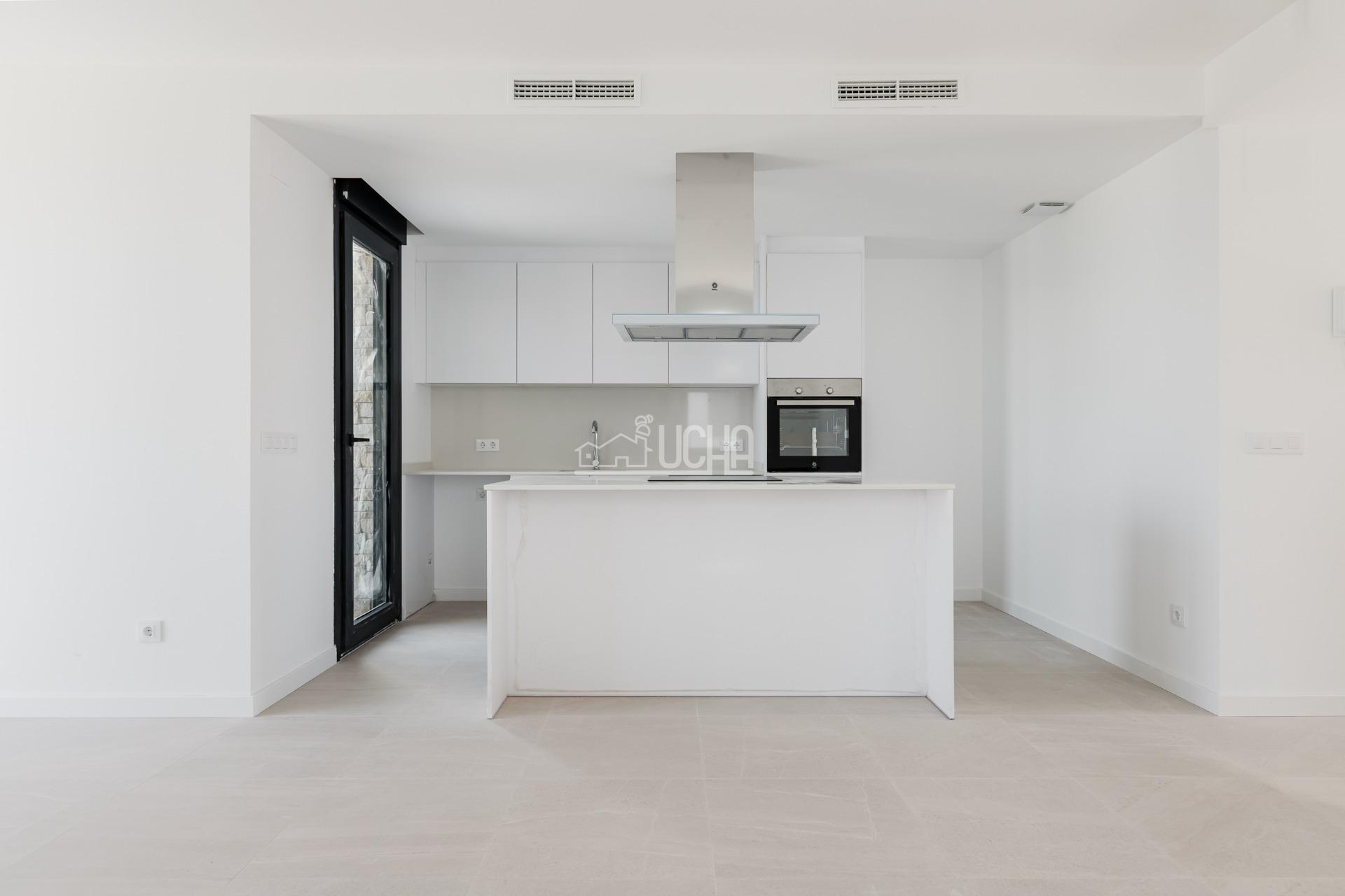 Moderno Pareado a Estrenar con Piscina Propia en Entorno Familiar — 6